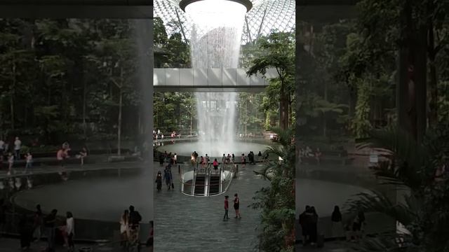 Singapore Airport Water Falls