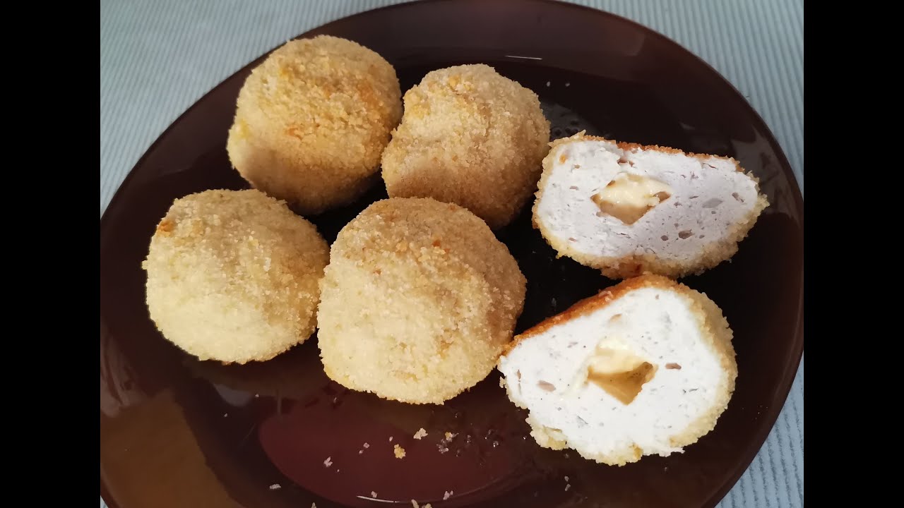 НАГГЕТСЫ ПО ДОМАШНЕМУ В ПАНИРОВКЕ! Куриные шарики с сыром в панировке! Рецепты из куриного фарша.
