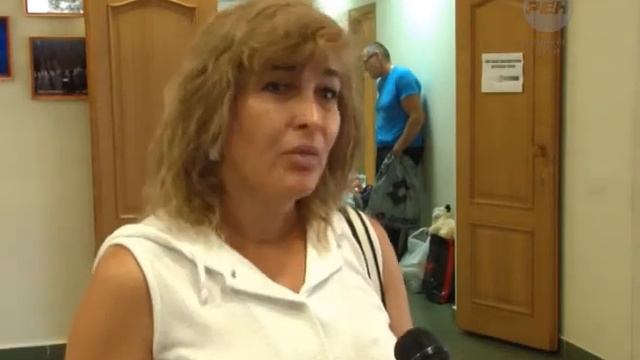 Выдача помощи беженцам смотреть онлайн