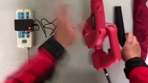 Мощная аккумуляторная воздуходувка.