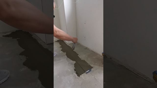 Как сделать идеально ровную стяжку плиточным клеем. смотреть онлайн