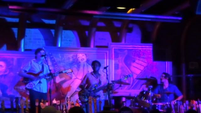 Thoughts Live at Copper Blues смотреть онлайн
