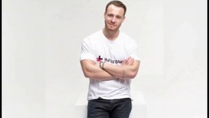 Керем Бюрсин попал в такой список, что его спина не падает!