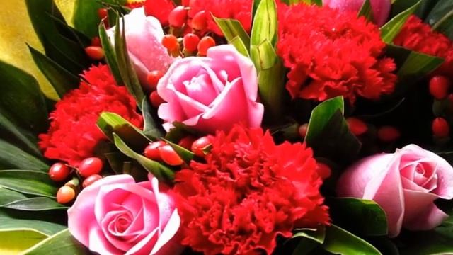 С праздником дорогие женщины! смотреть онлайн