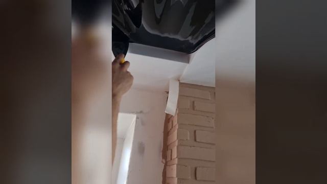 как првильно крутить багет в кипсакартон самарезами,что бы при натяжке потолка,не вырывало багет