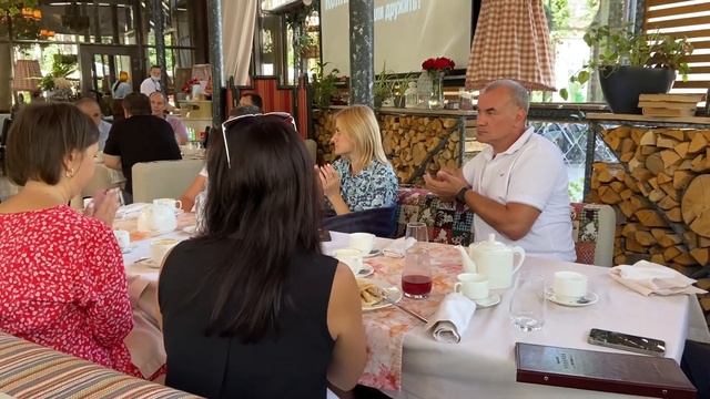 Конкуренты: мочить или дружить? Бизнес-завтрак
