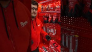 Очки Milwaukee защитные простые и с защитой от царапин и запотевания(прозрачные)