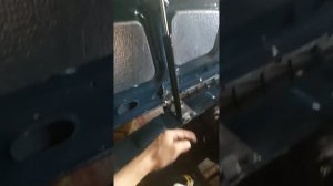 установка газовый упор на ваз 2107 от  ваз 2111 свой вариант