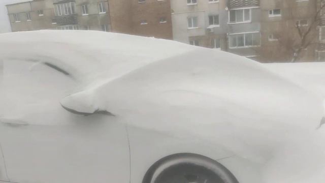 Машины замело снегом смотреть онлайн