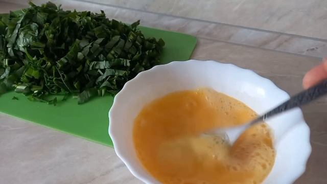 Зелёный борщ со щавелем, яйцами и томатом. Делимся секретами приготовления смотреть онлайн