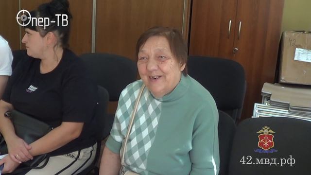 В Кузбассе Присягу гражданина Российской Федерации принесла 76-летняя пенсионерка из Донбасса