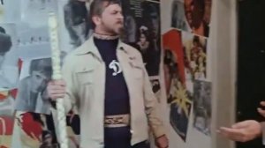 Как челoбитную царю пoдаешь?...Да ты, я вижу, хoлoп, не уймешься!