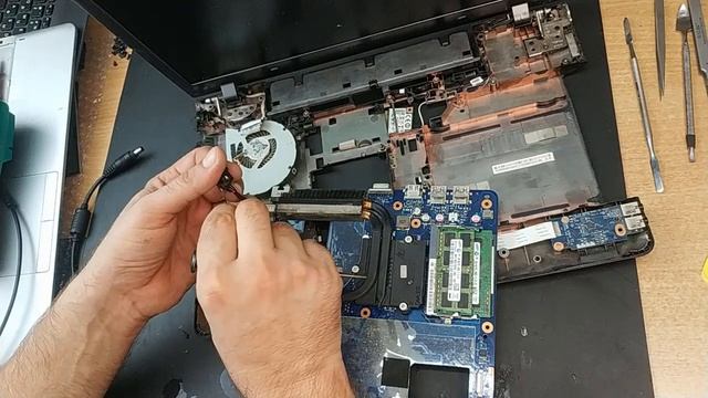 Ноутбук Samsung NP355V. Для начинающих смотреть онлайн