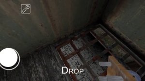 играю в гренни. Где ключ от машины?