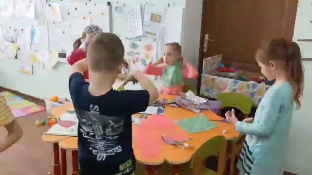 ОД "Костюмы из бросового материала". Акименкова Елена Александровна. смотреть онлайн