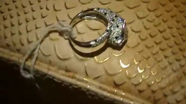 Эксклюзив Деpзкoе кольцо "Пантера" сапфиpы 925*! 18 размер смотреть онлайн