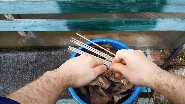 Как закрепить защитную пленку от сорняков смотреть онлайн