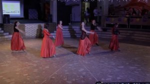 Испанский танец от группы по соло латина
