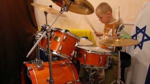 Соло на барабанах - Даниил Варфоломеев - маленький барабанщик