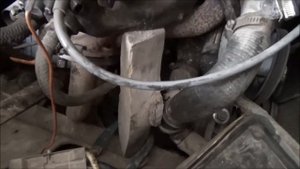 ВАЗ - классика!  Как легко снять со шпилек коллектора штаны. Штаны упираются в лонжерон