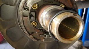 Задние дисковые тормоза на Газель ремонт. Чем занимается автослесарь по ремонту автомобилей.