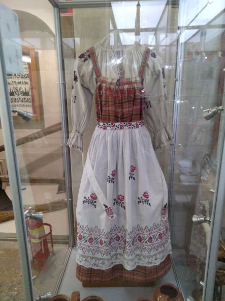 Музей льна. Часть 1. Предметы домашнего обихода и одежда из льна 19 и 20 вв. смотреть онлайн