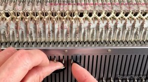 Шапка бини с отворотом на вязальной машине