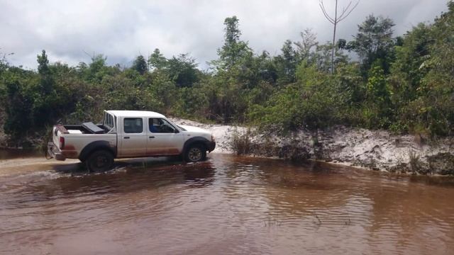 Offroad problems in Suriname смотреть онлайн