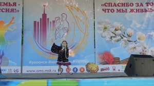 песня Зонтики. Милана Агрова 7 лет. Концерт в Измайловском парке 13 мая 2018