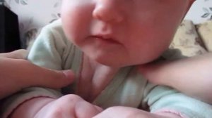 Учимся держать голову в 1 месяц Развитие малышей