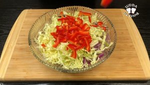 Рецепт салата с пекинской капусты за считаные минуты. Гармония вкуса с особым соусом.