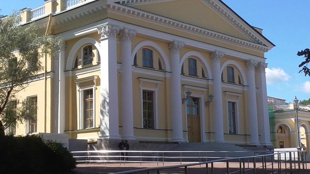 Открыли Александровский дворец.