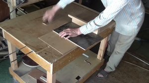 Самый быстрый, и самый простой способ крепления фрезера к столу.