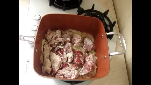 Как вкусно пожарить печень (муж готовит) смотреть онлайн