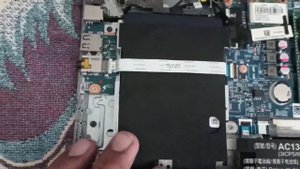 Cómo Cambiar el Disco Duro de una Acer Aspire V5-122P - Guía de Actualización de Hardware