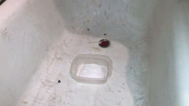 БЕЛОСНЕЖНАЯ ВАННА без ХИМИИ! КАК МОЖНО БЫСТРО ОТМЫТЬ ВАННУ! смотреть онлайн