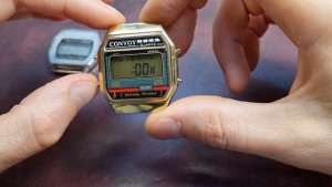 Электронные часы,сбой в работе.