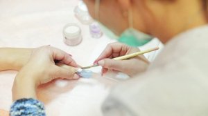 Наращивание ногтей акрилом