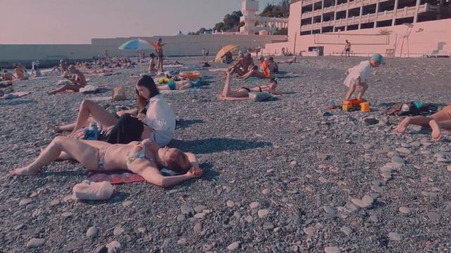 Russia Sochi BUSY Beach Walk 2nd August 2022 Russian Beach Holiday 4K Video Quality смотреть онлайн