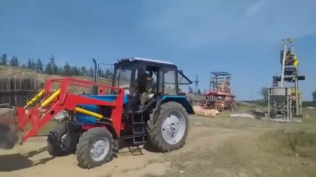 Погрузчик ПКУ-0,9 в работе!!! смотреть онлайн