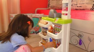 Профессия продавец мороженого | Видео для детей | продавец шаров LOL игрушечный магазин