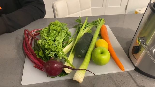 WEEKLY VLOG | NEW JUICER | JUICE RECIPES | HOTEL SUITE GETAWAY смотреть онлайн