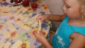 Хворост -печенье руками детей