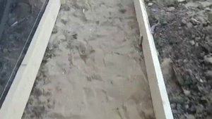 Прокладка ливневой канализации и монтаж опалубки поэтапно.