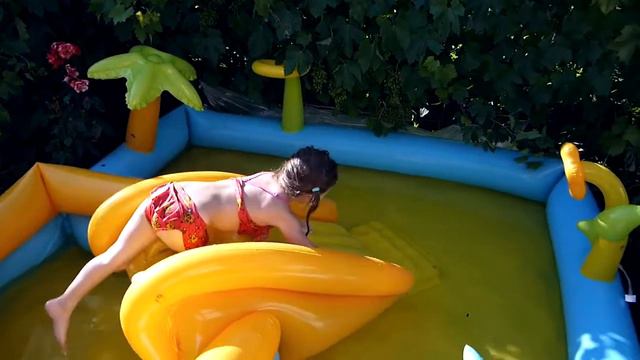 Бассейн надувной игровой комплекс купаемся и веселимся смотреть онлайн