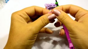 Лилия из резинок Rainbow Loom Lily