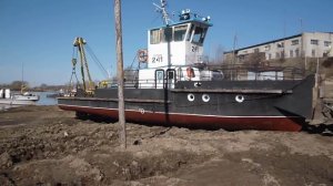 спуск теплохода типа Костромич на воду.MOV