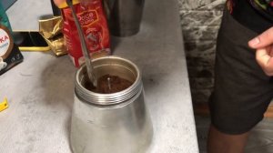 Гейзерная кофеварка . Вкуснее кофе вы дома еще не пили .