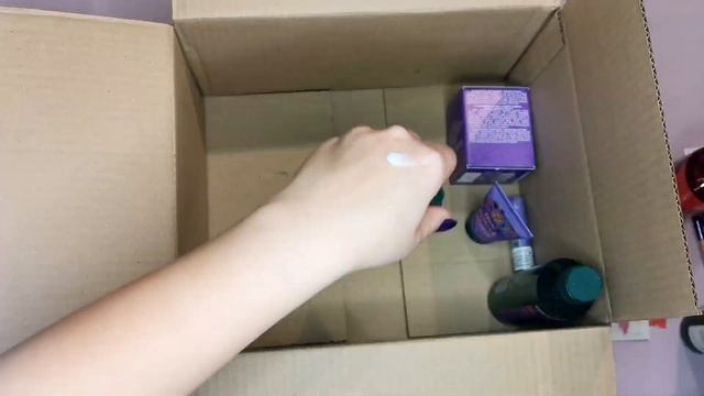 Посылка из ИВ РОШЕ. Новогодний набор, кисти для макияжа, плохой подарок за заказ смотреть онлайн