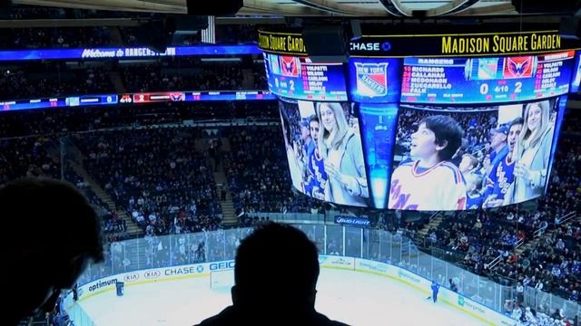 Madison Square Garden Interior смотреть онлайн